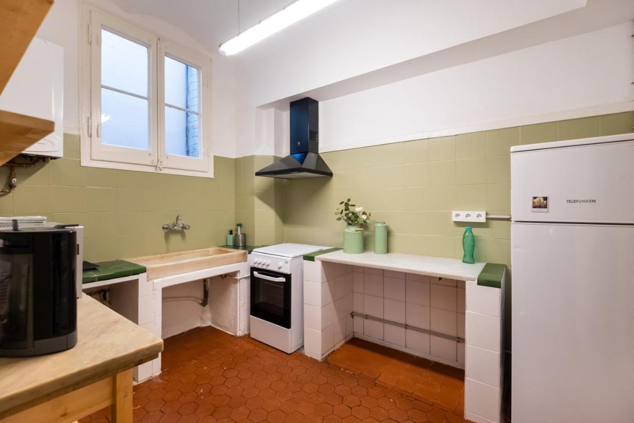 B42 - Modernist Apartment For Large Groups In Eixample Barcelona Luaran gambar