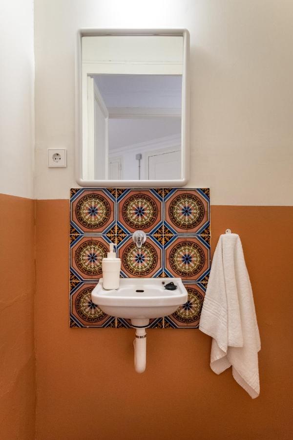 B42 - Modernist Apartment For Large Groups In Eixample Barcelona Luaran gambar